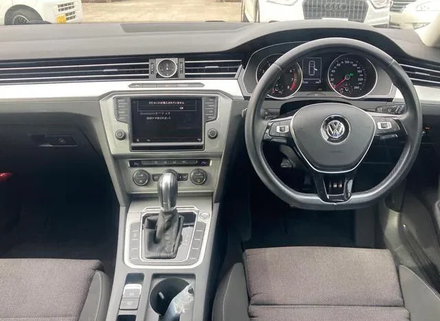 VOLKSWAGEN PASSAT VARIANT 2016/2 full