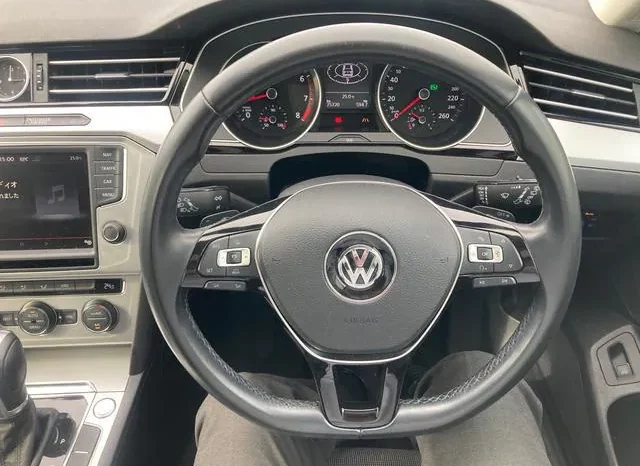VOLKSWAGEN PASSAT VARIANT 2016/2 full